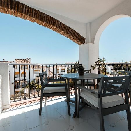 Spacious 2-Bedroom Apartment With Free Parking Sitio de Calahonda ภายนอก รูปภาพ