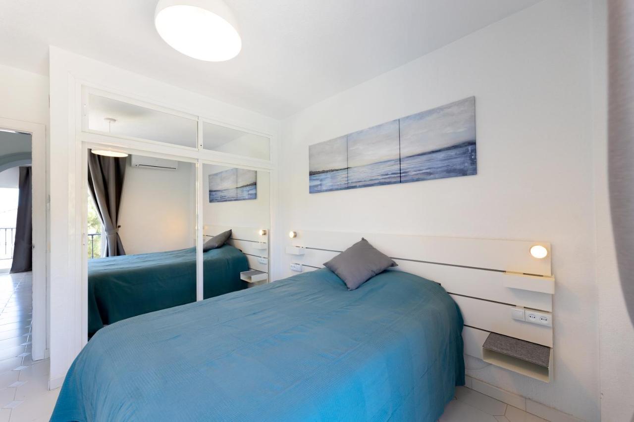 Spacious 2-Bedroom Apartment With Free Parking Sitio de Calahonda ภายนอก รูปภาพ