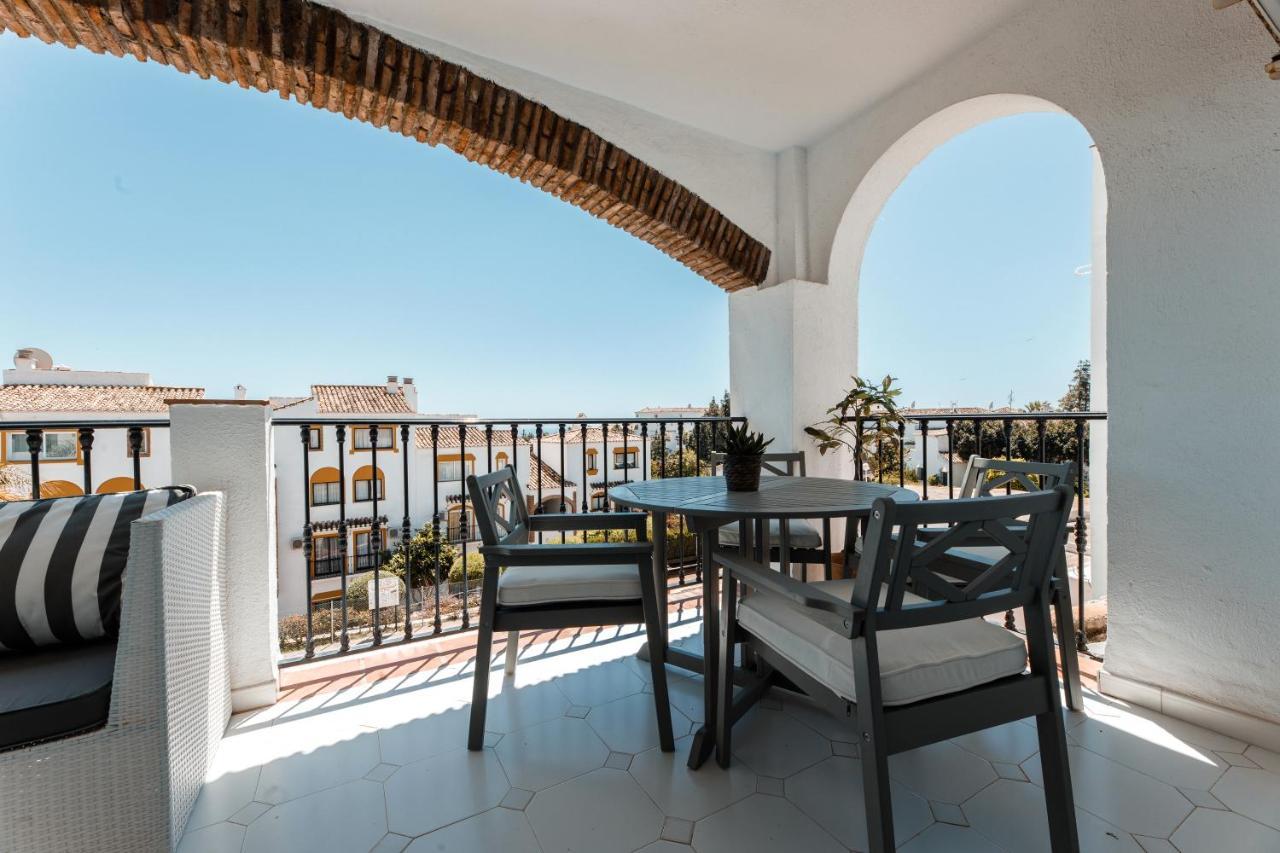 Spacious 2-Bedroom Apartment With Free Parking Sitio de Calahonda ภายนอก รูปภาพ