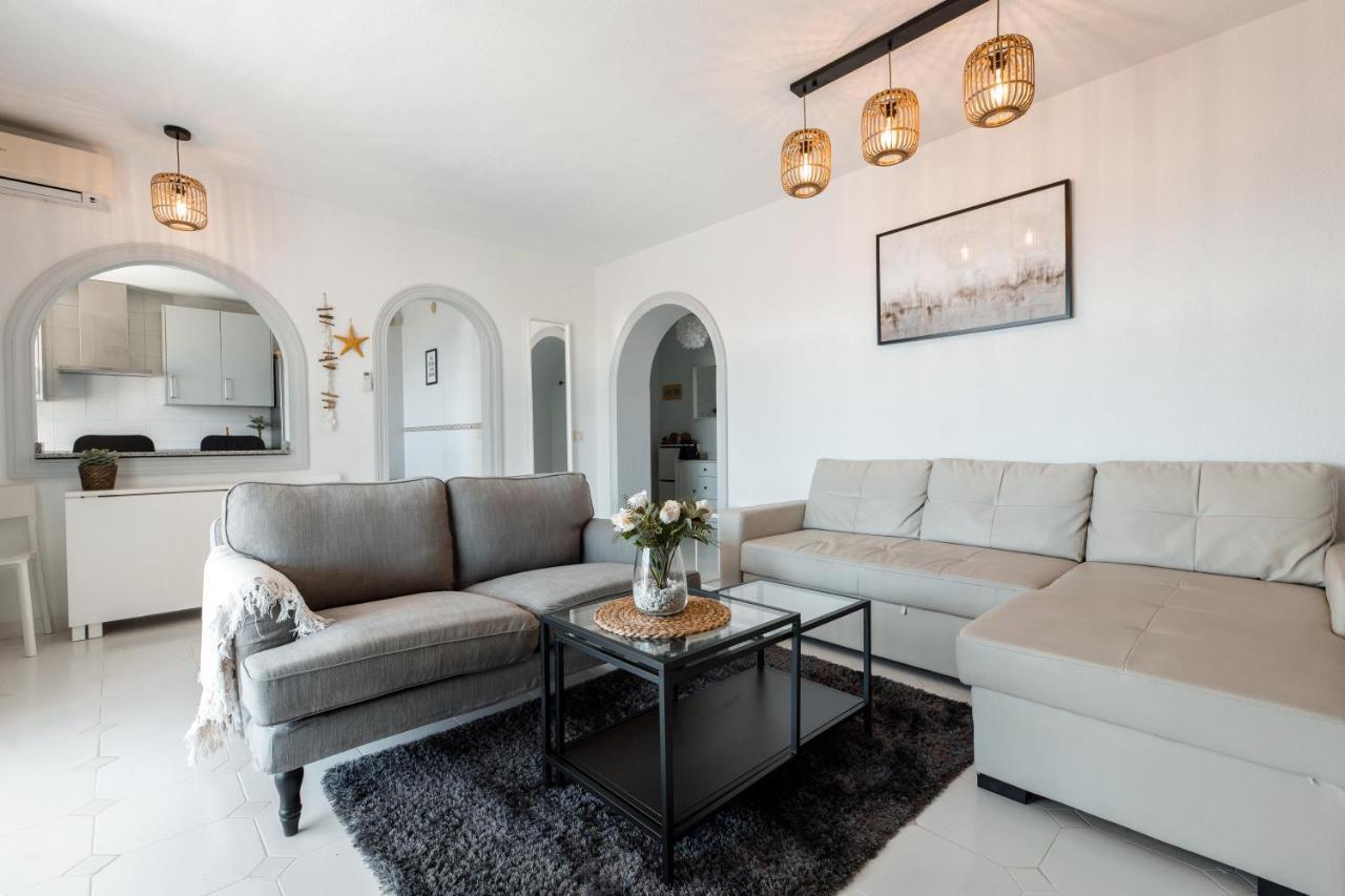 Spacious 2-Bedroom Apartment With Free Parking Sitio de Calahonda ภายนอก รูปภาพ
